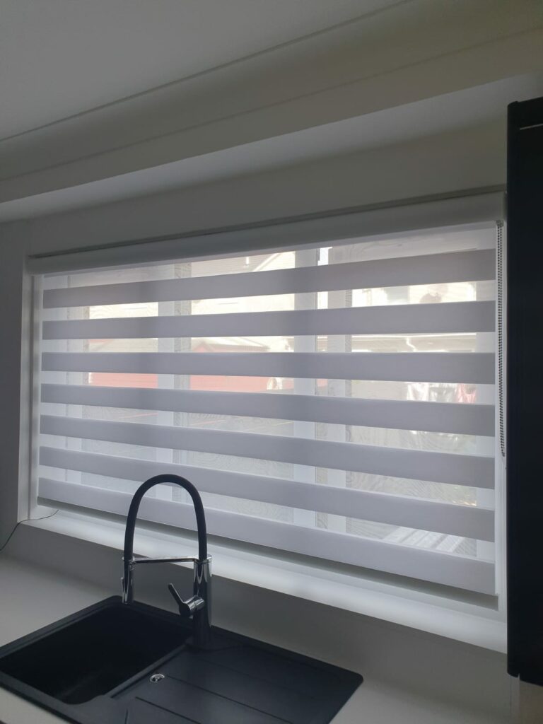 kitchen day and night window blind